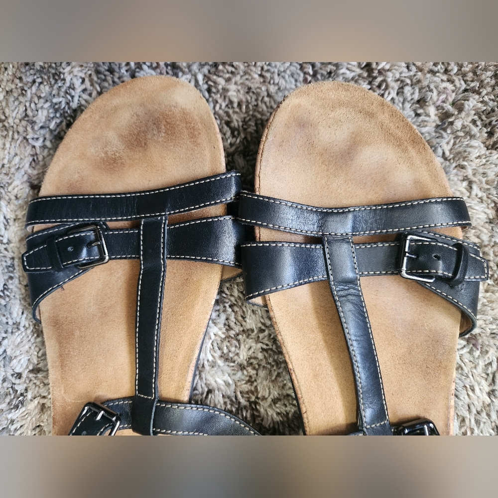LL BEAN. Black and Tan Strappy Sandals with Adjustable Closure